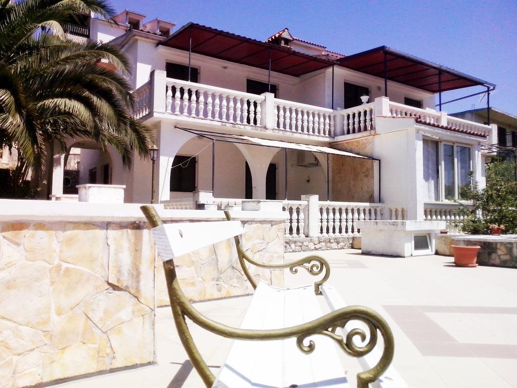 Apartments Carmen Vinišće Pokoj fotografie